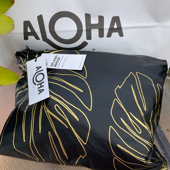 ALOHA COLLECTION Large Black & Gold Pouch NWT - Picture 2 of 5